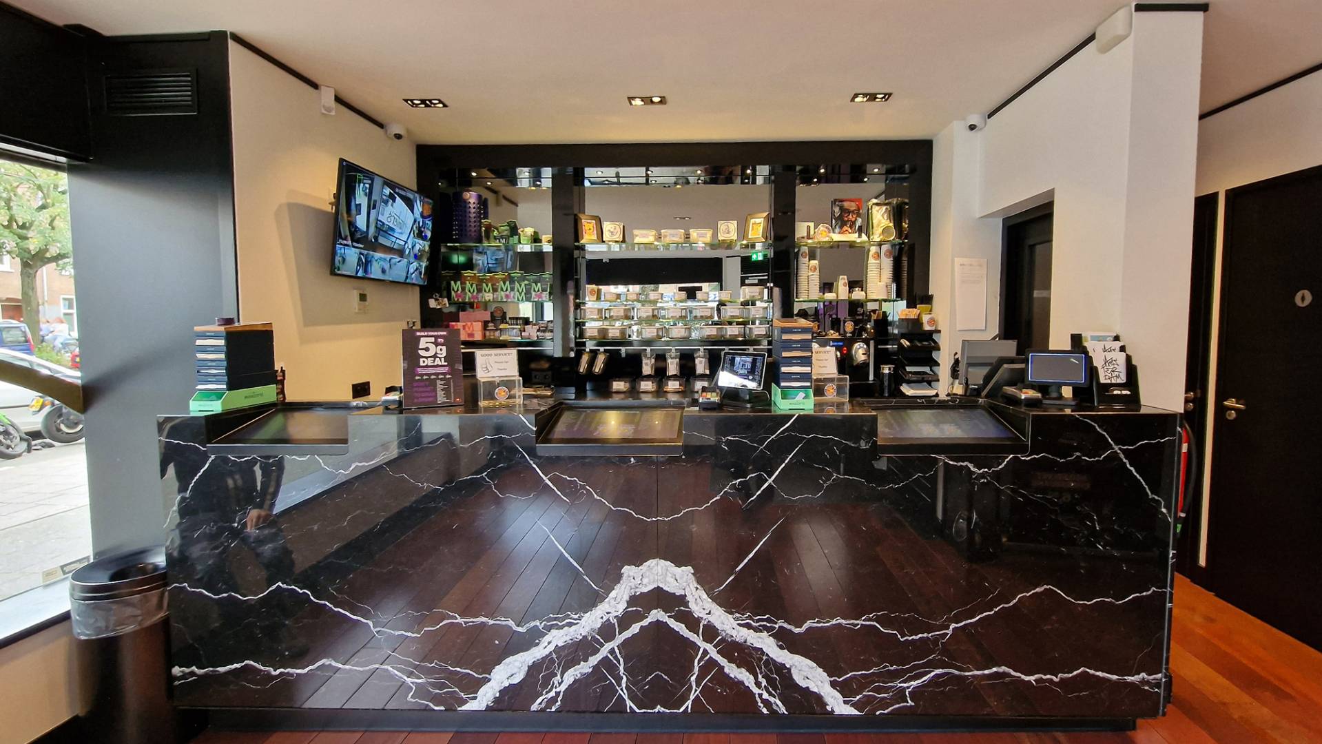 Hunters Coffeeshop 2