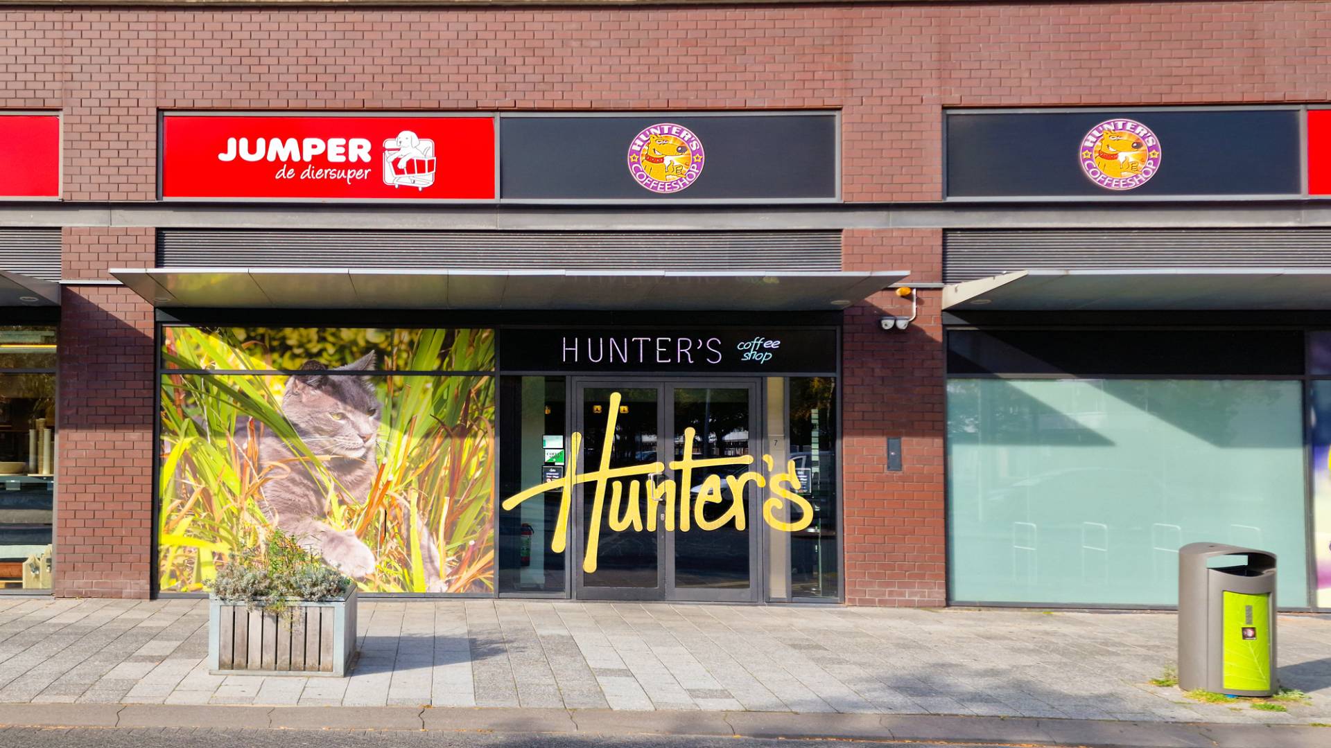 Hunters Coffeeshop/Bros 3