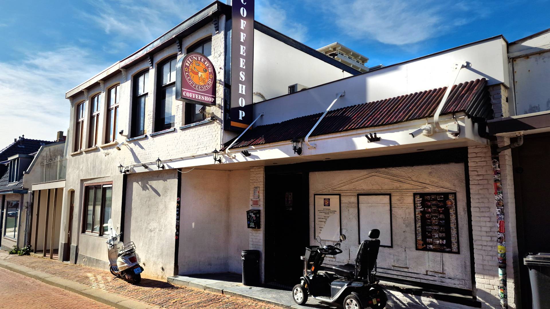 Hunter's Coffeeshop 4