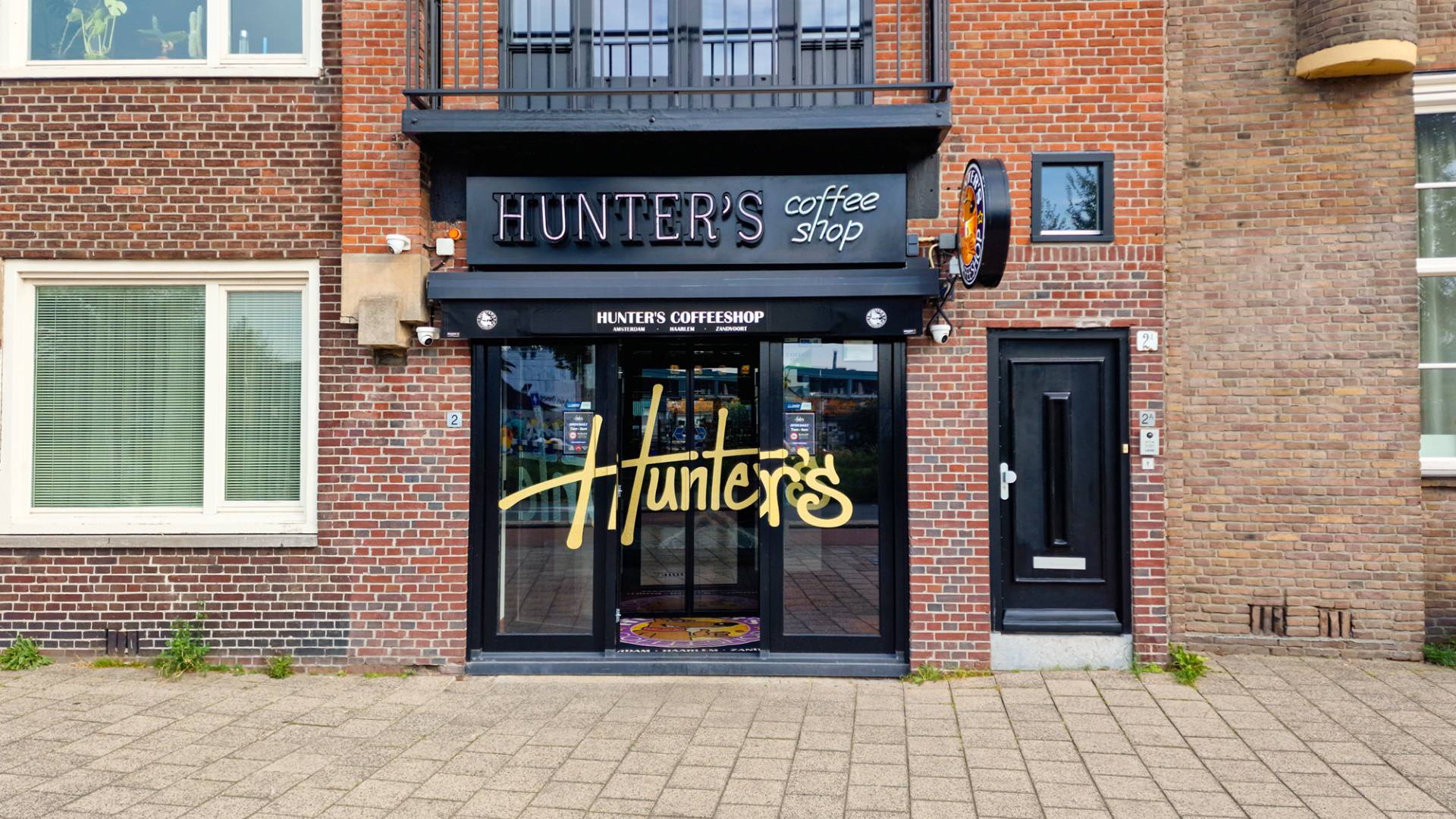 Hunters Coffeeshop / Branch 4