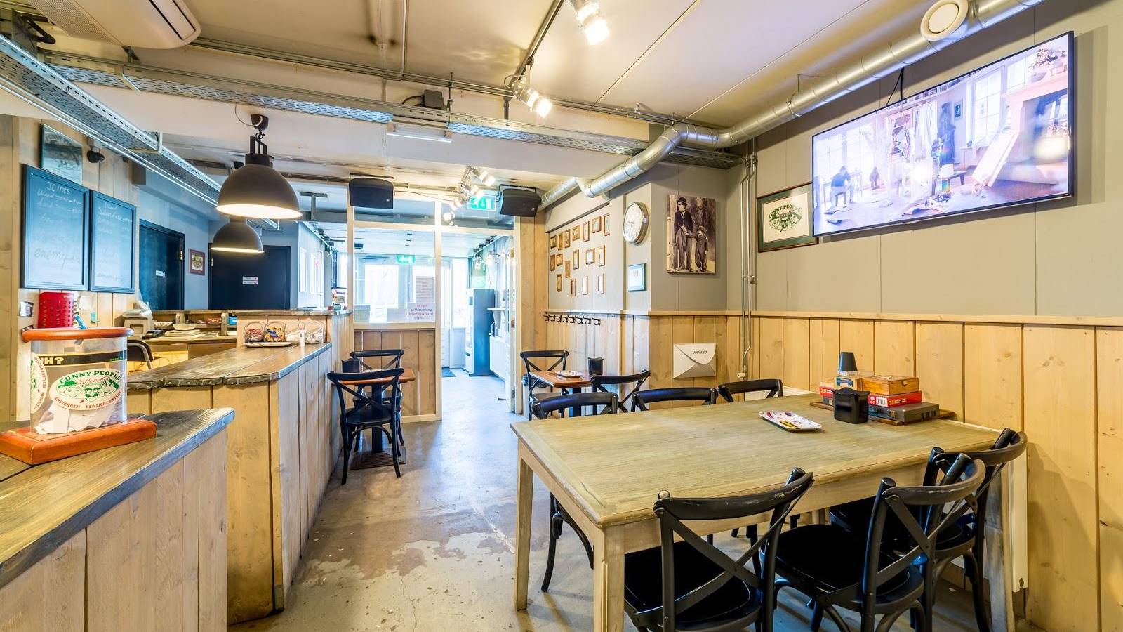 Funny People Coffeeshop 4
