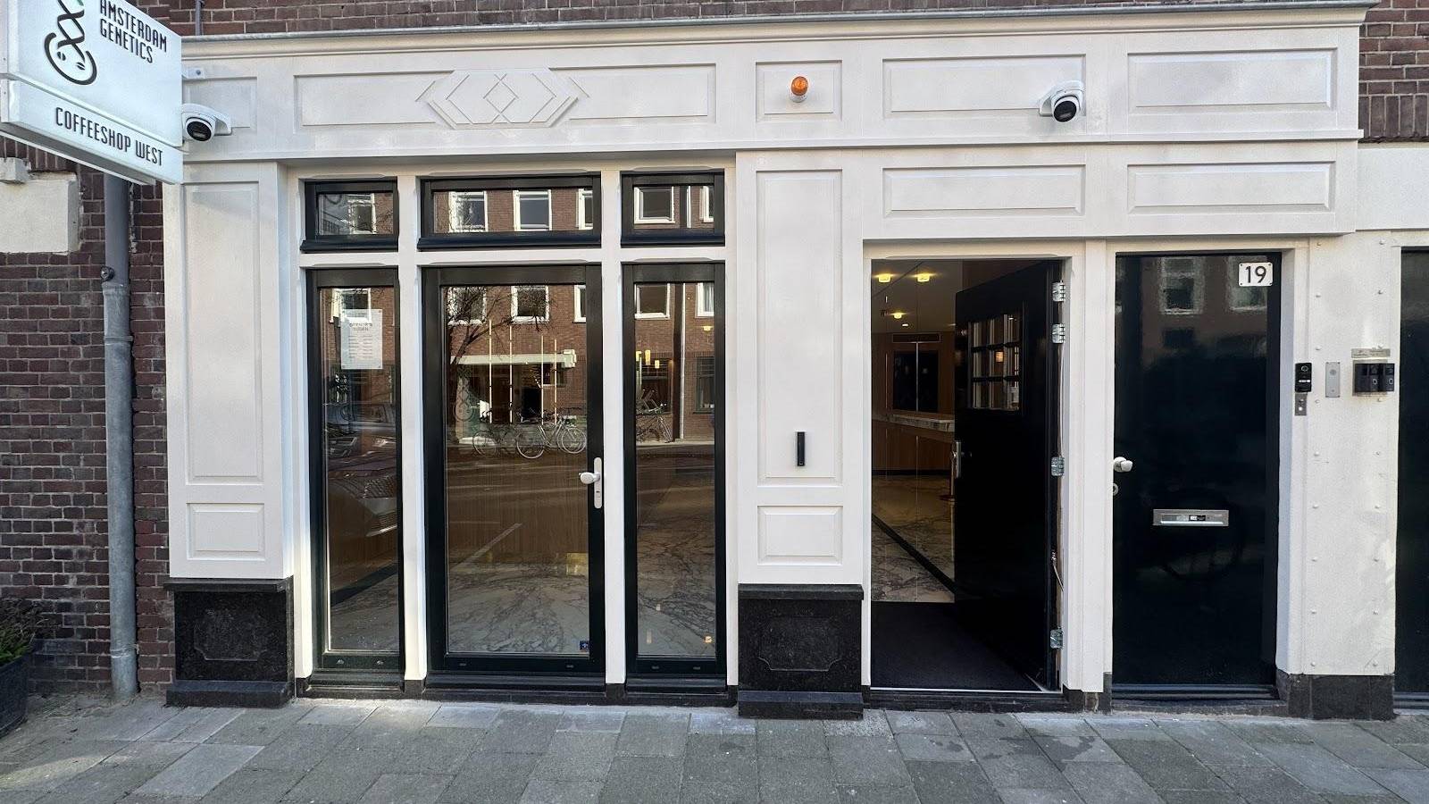 Coffeeshop West - Amsterdam Genetics Ban Tam Shop 2