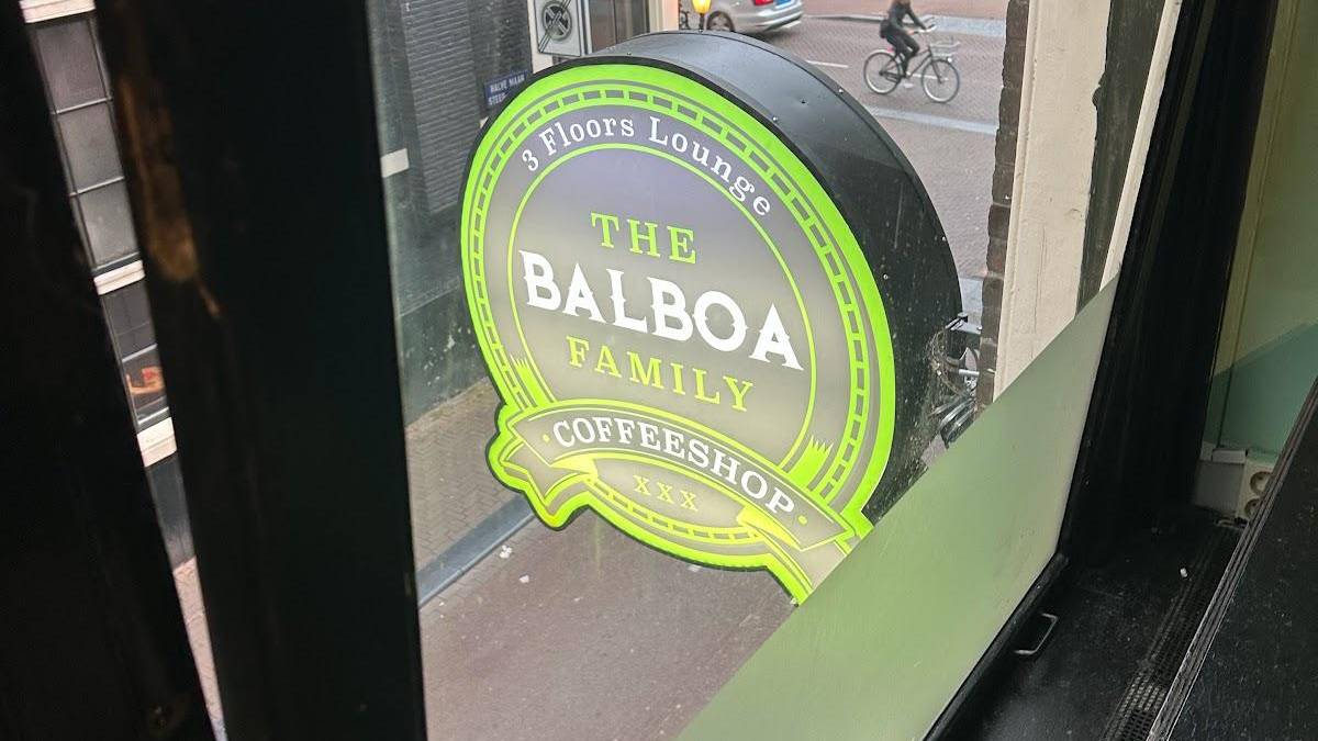 Coffeeshop The Balboa Family 4