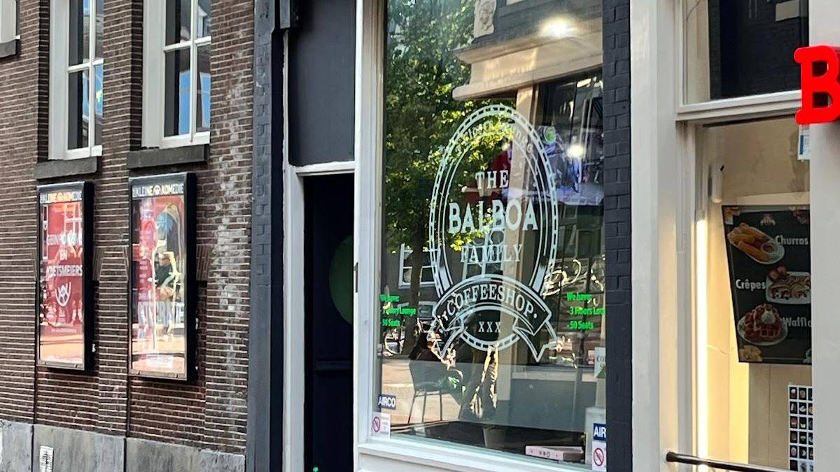Coffeeshop The Balboa Family 2