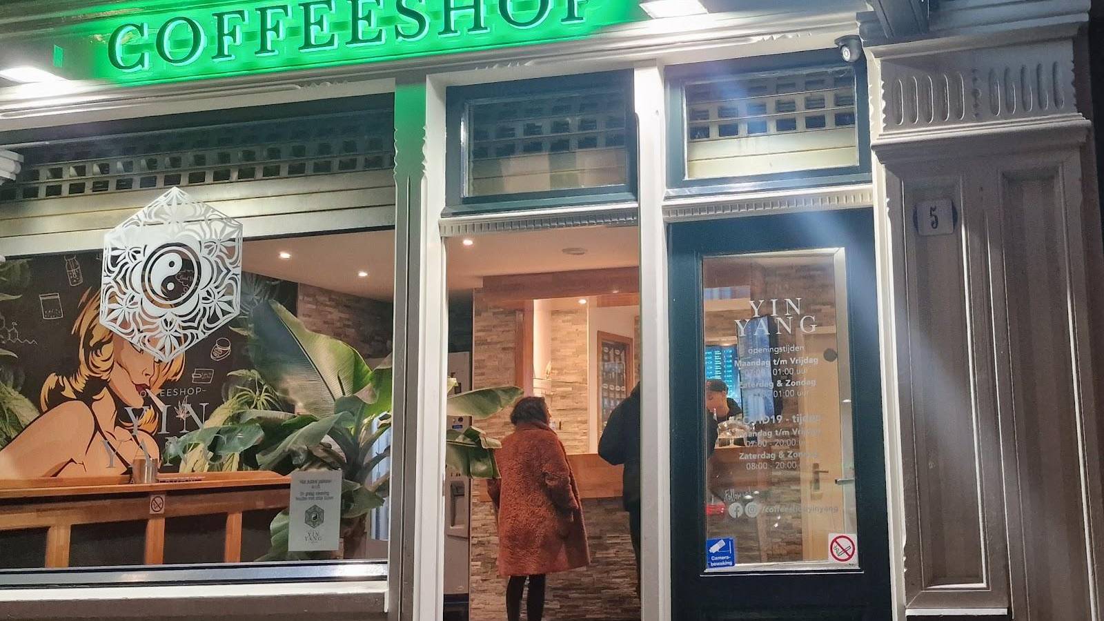 Coffeeshop Yin Yang 2