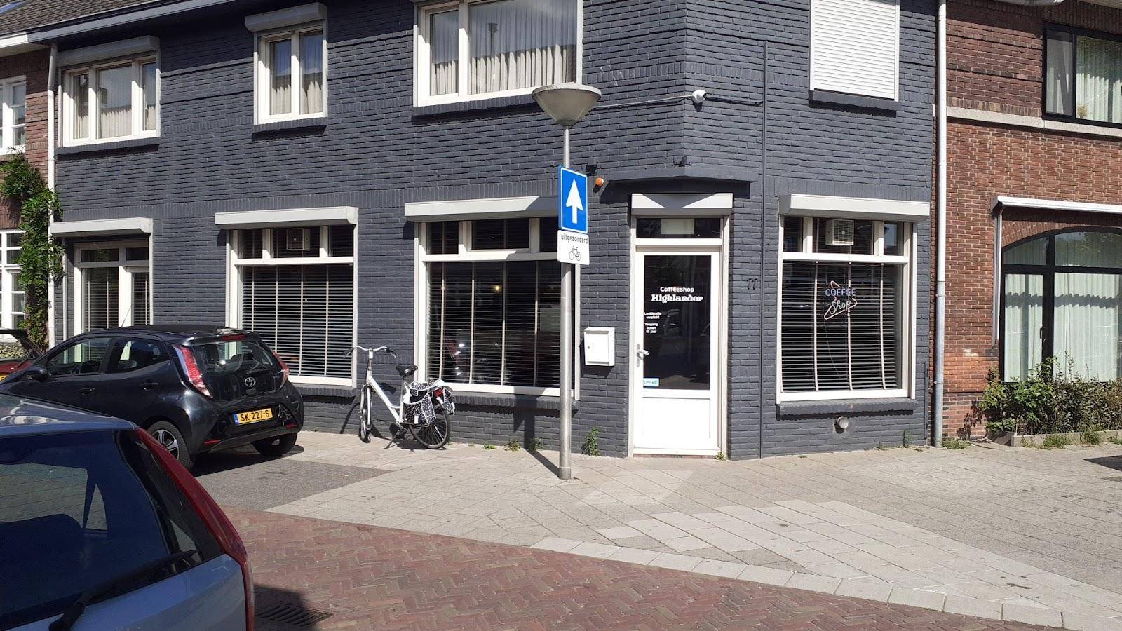 Coffeeshop Highlander 4