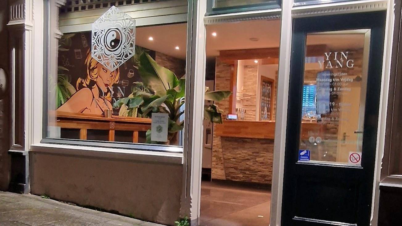 Coffeeshop Yin Yang 4