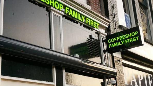 Coffeeshop Family First 3
