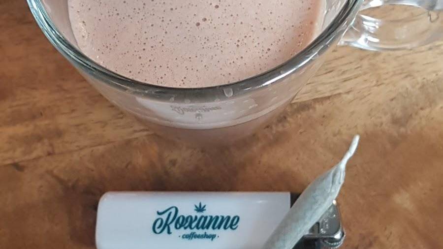 Roxanne Coffeeshop 2